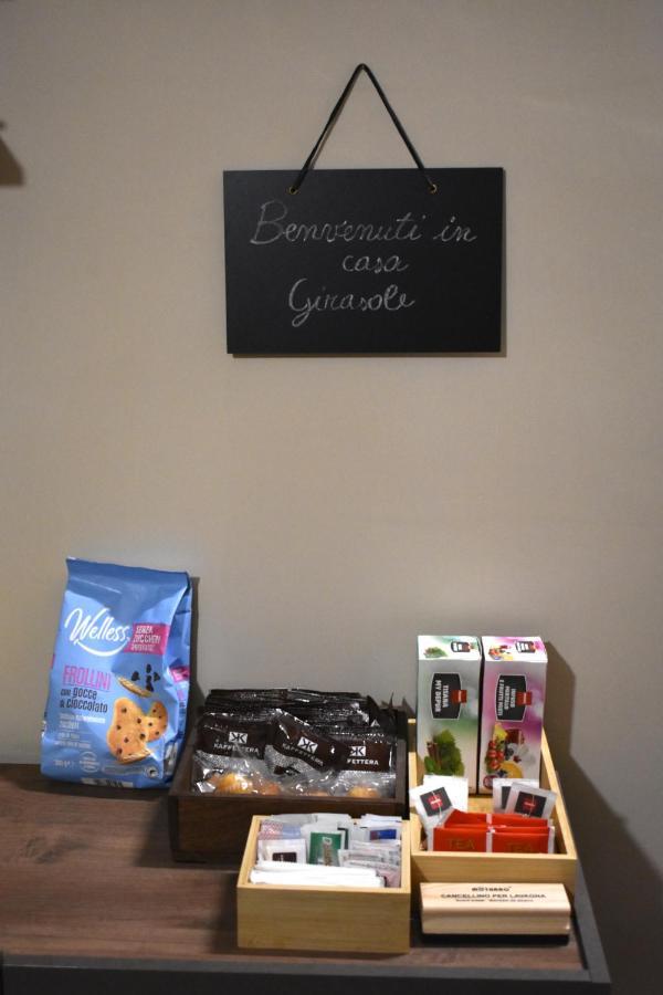 Casa Vacanze Oikia - Room Girasole 那不勒斯 外观 照片