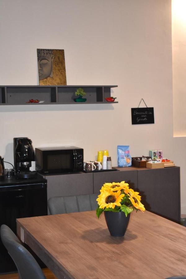 Casa Vacanze Oikia - Room Girasole 那不勒斯 外观 照片