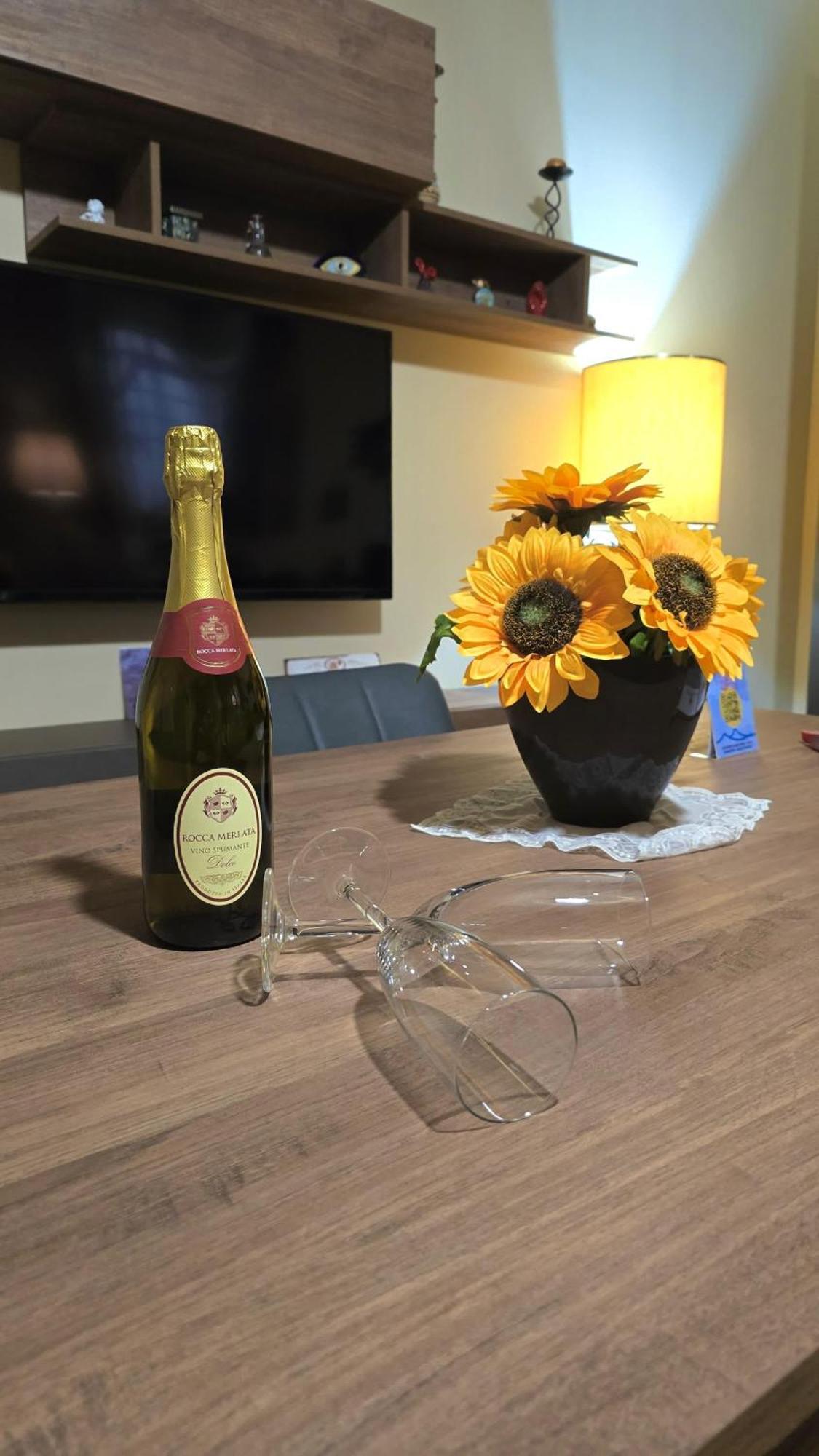 Casa Vacanze Oikia - Room Girasole 那不勒斯 外观 照片