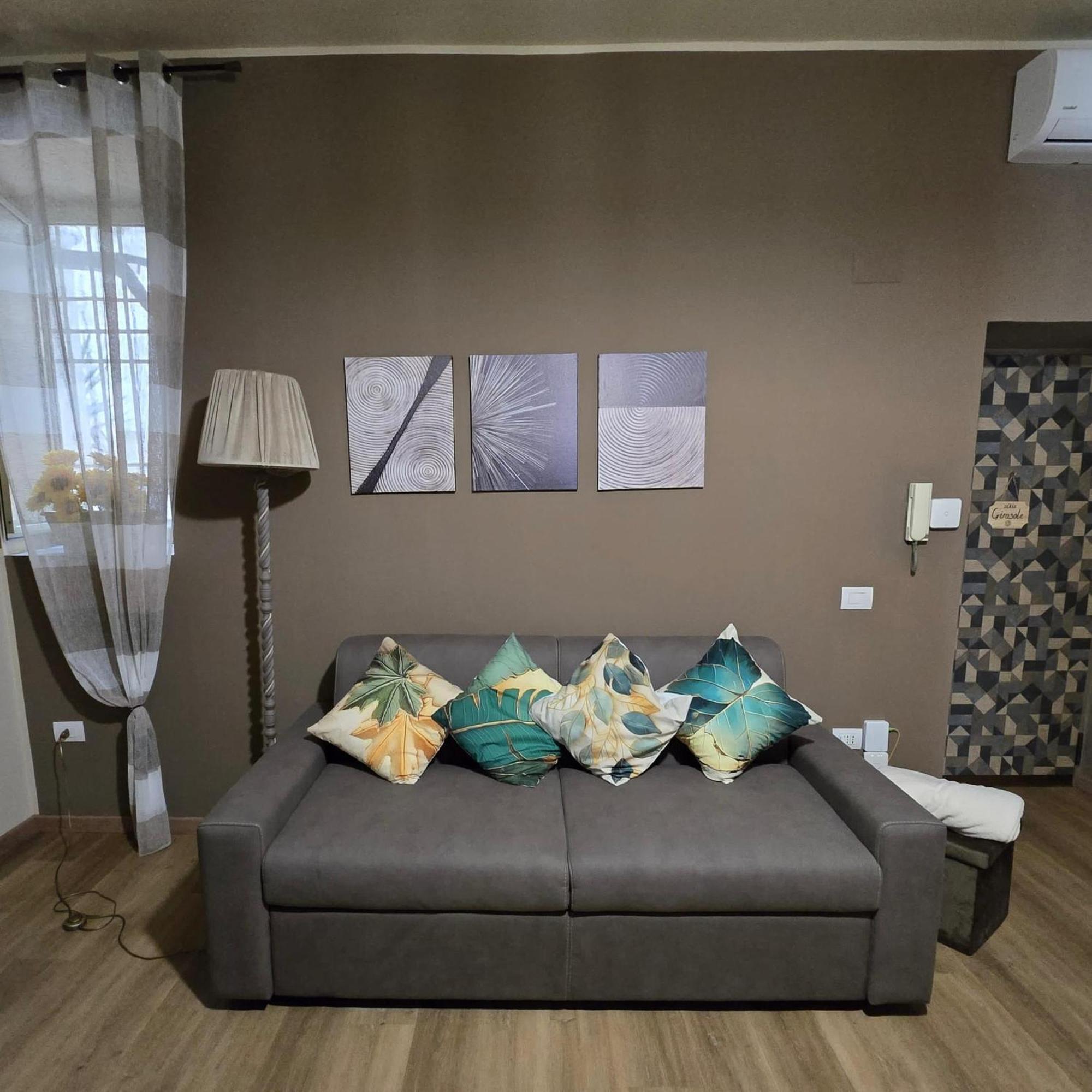 Casa Vacanze Oikia - Room Girasole 那不勒斯 外观 照片